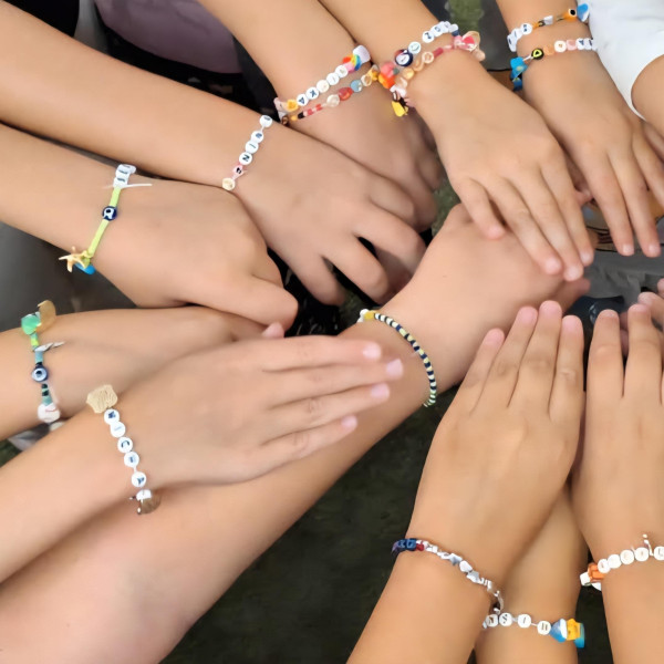 Tvorivé dielne - výroba náramku priateľstva