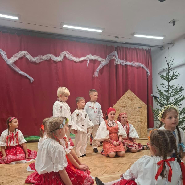 Videozáznam a fotky z kultúrneho programu našich detí spod Kriváňa 